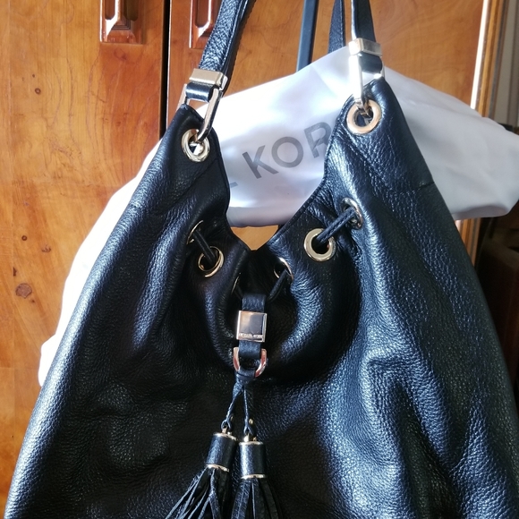 MICHAEL KORS pebble DRAWSTRING HOBO never used - Picture 6 of 10